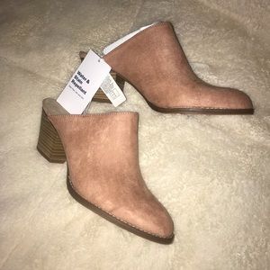 Pink Nude color mules